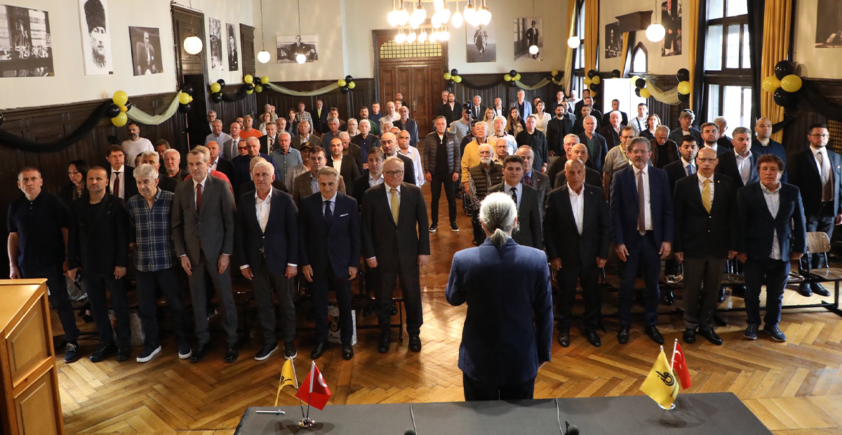 İstanbulsporumuzun 100. Yılı İstanbul Erkek Lisesi’nde Kutlandı